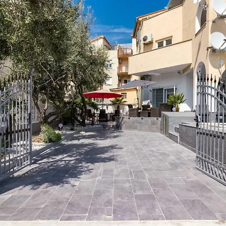 Andriano Apartment